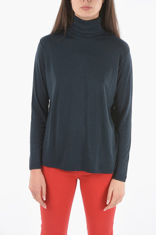 Lightweight Turtle-Neck Sweater