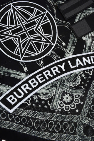 Foulard Frangiato BURBERRY LAND Motivo Paisley con Patches