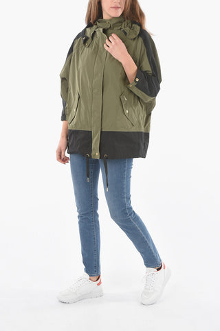 Contrasting Details BAVER Lightweight Jacket with Golden Buttons