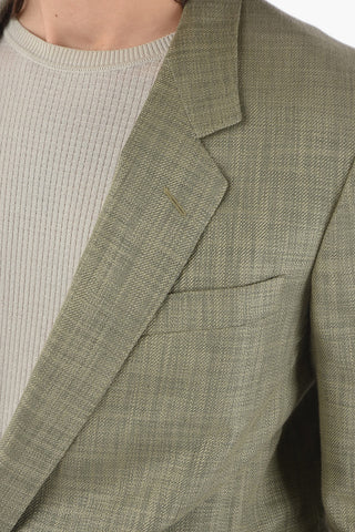 no vent notch lapel VOGUE double-breasted blazer