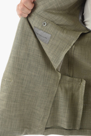 no vent notch lapel VOGUE double-breasted blazer
