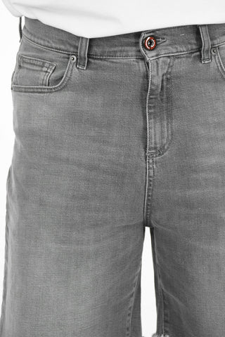 Shorts in Denim con Orlo Sfrangiato