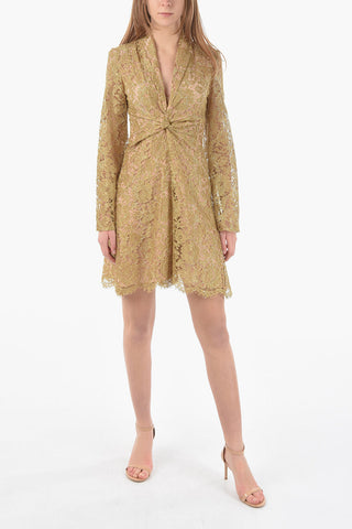 Kleid aus Macramé-Spitze mit V-Ausschnitt und Raffung