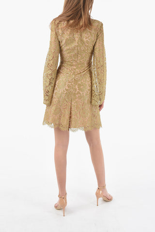 Kleid aus Macramé-Spitze mit V-Ausschnitt und Raffung
