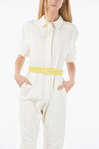 Kurzarm-Jumpsuit mit elastischem Gürtel