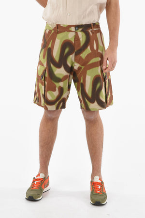 카고 쇼츠 카무플라주 패턴과 허리 밴딩