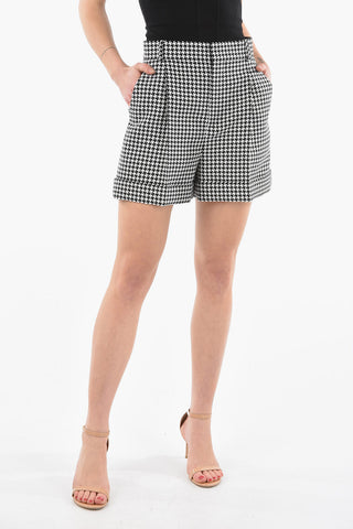 CRUISE Houndstooth Motif Single-Pleat Shorts