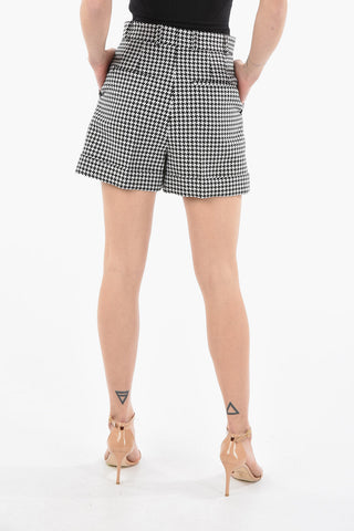CRUISE Houndstooth Motif Single-Pleat Shorts