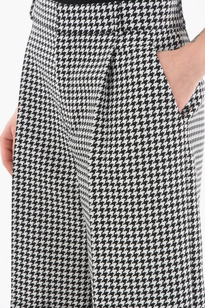Houndstooth Motif Single-Pleat Tailored shorts