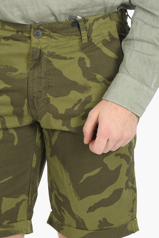 Shorts Camouflage ad Orlo con Risvolto