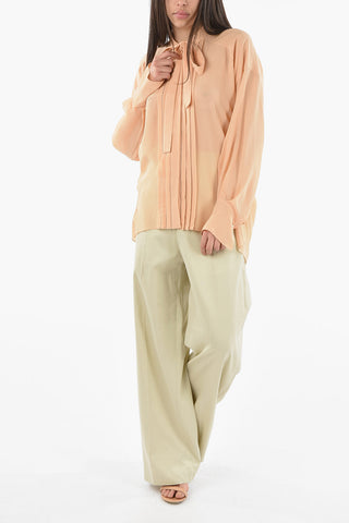 Blusa Tie Neck in Seta effetto Crepe con Dettagli Plissé