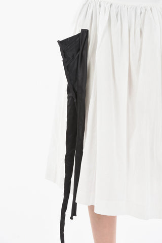 Gonna Svasata con Dettagli a Contrasto