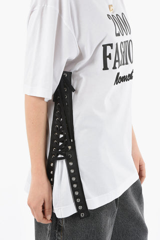 Slogan Printed Side Lace-up Fastened T-shirt with Gold-tone Logo Plaque