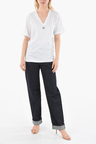 T-shirt Scollo a V con Monile Logo Applicato