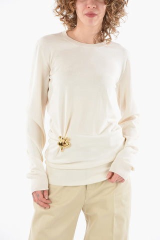 Maglia in Lana con Girocollo a Costine e Spilla