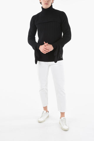 Maglione a Collo Alto in Lana a Costine con Coprispalle Amovibile