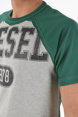 Craked Maxi Logo T-RAGLEN Crew-Neck T-shirt