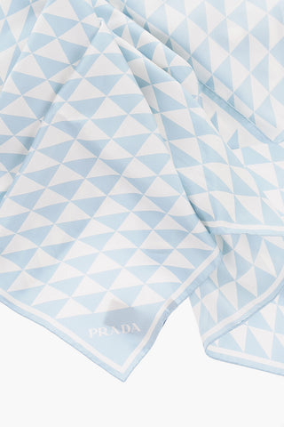 Foulard in Seta TRIANGLE con Logo in Lettering