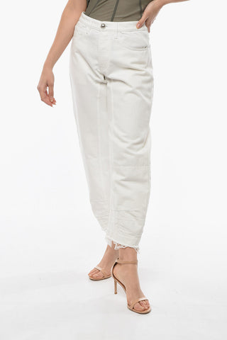 Low-waisted Frayed Denims with Metal Button 19cm