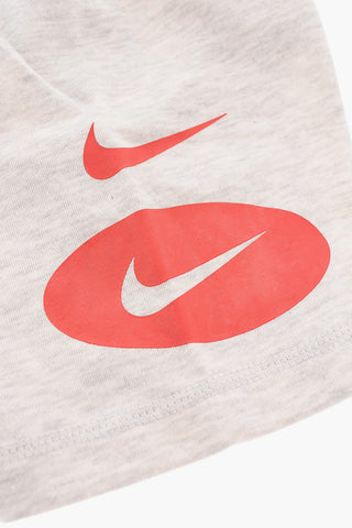 T-Shirt- und Shorts-Set SWOOSH mit kontrastierendem Logo