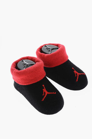AIR JORDAN Body-, Beanie- und Schühchen-Set aus zweifarbiger Baumwolle