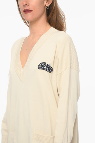 Vestito Lungo in Maglia con Scollo a V e Toppa Logo