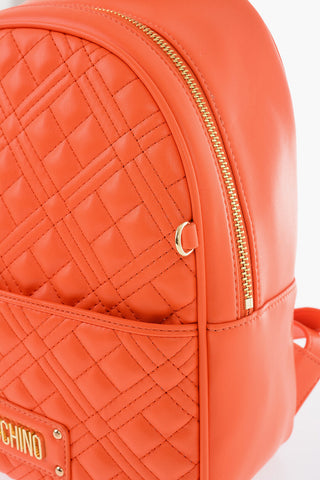 LOVE Gesteppter Veganleder-Rucksack mit passendem Pouch