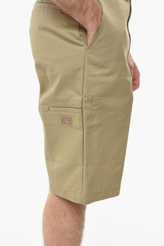 Shorts con Cuciture a Vista e Abbottonatura Nascosta