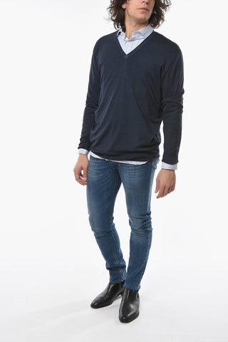 Lightweight Merinos Wool V-Neck Sweater