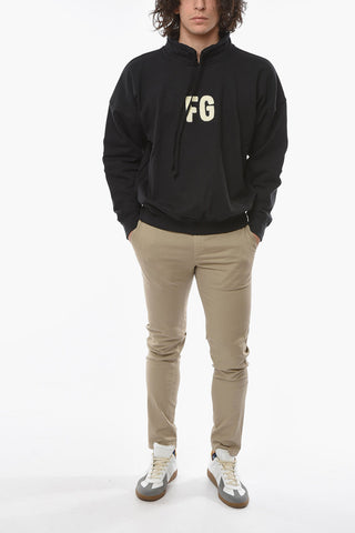 Felpa Mock Neck a Tinta Unita con Monogram a Contrasto