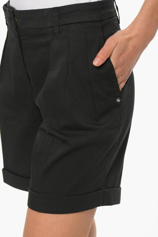 Shorts a Vita Alta con Pinces e Tasche all'Americana