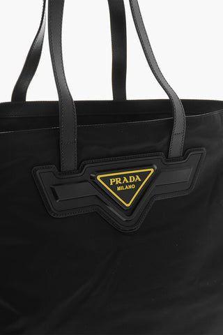 Borsa Tote in Re-nylon con Logo a Contrasto