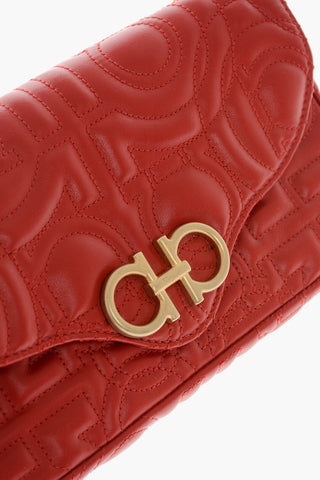 Matelassé-leather Pouch-wallet with Chain