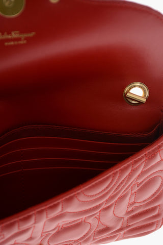 Matelassé-leather Pouch-wallet with Chain