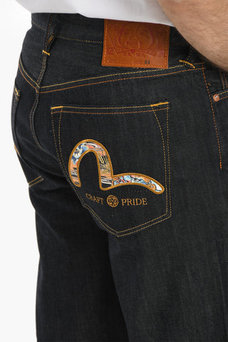 Shorts in Denim con Ricami sulle Tasche