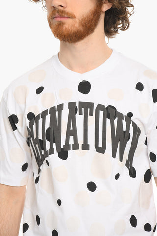 T-Shirt a Pois con Logo in Rilievo