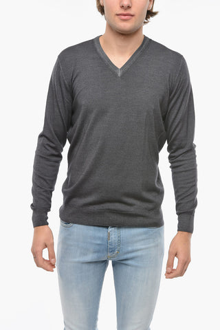 Lightweight Merinos Wool V-Neck Sweater