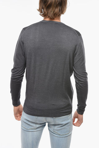 Lightweight Merinos Wool V-Neck Sweater
