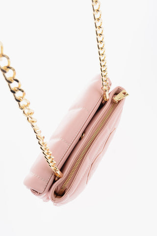LOVE Tasche aus gestepptem Kunstleder mit abnehmbarem Kettenriemen