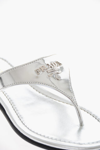 Lamè Leather METAL Flat Thong Sandals with Logo
