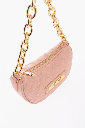 LOVE Schultertasche aus gestepptem Kunstleder mit goldener Kette