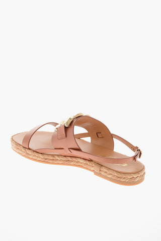 Sandali in Pelle con Suola in Raffia e Dettaglio Catena