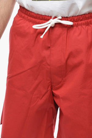 Shorts mit 3 Taschen und kontrastierenden Kordeln