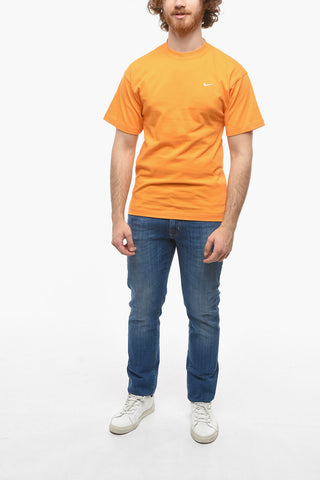 T-Shirt Girocollo in Tinta Unita con Logo Ricamato