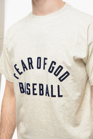 Contrasting Logo Crew-neck T-Shirt