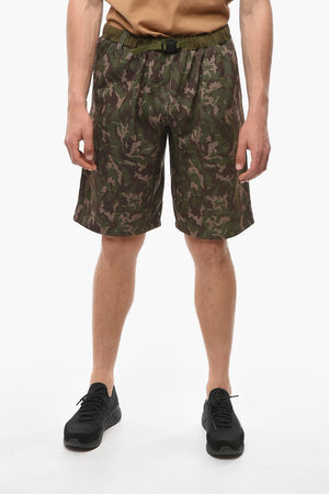 Shorts aus Camouflage-Stoff mit Sicherheits-Schnalle
