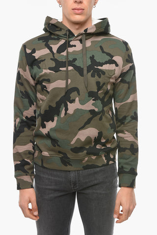 Felpa Hoodie con Motivo Camouflage e Logo in Rilievo