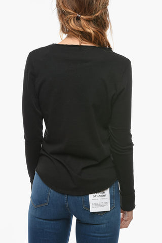 T-Shirt a Manica Lunga con Scollo a V e Teschio in Strass
