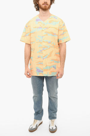 Camicia CAMO BASEBALL con Motivo Camouflage e Collo a V
