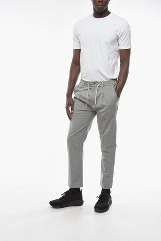 Carrot Fit MITTE Single-Pleat Pants with Drawstring Waist